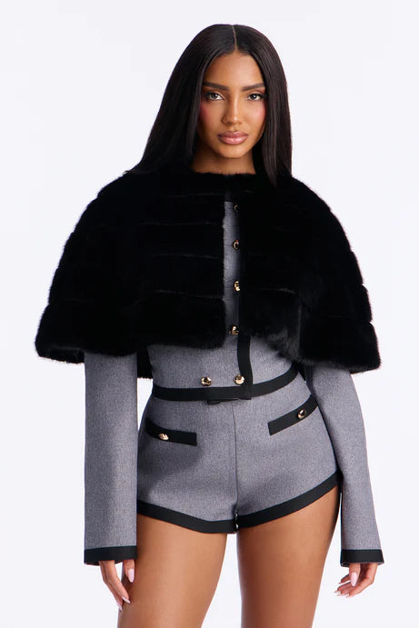 Cape en fausse fourrure prête pour le tapis rouge - Noir