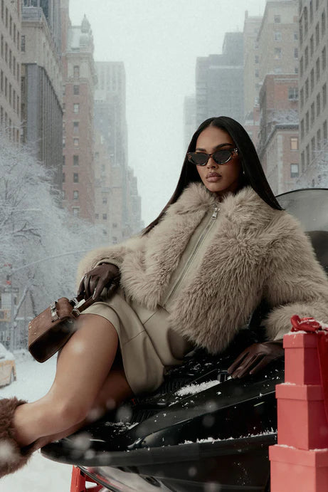 Ensemble de mini-jupe en fausse fourrure énergétique stylée - Taupe