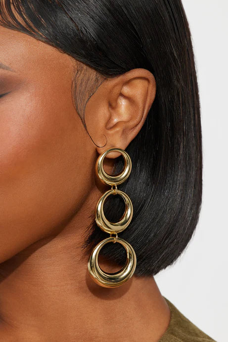 Boucles d'oreilles pendantes capturées dans la boucle - Or