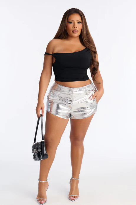 All Eyes On Me Metallic Peath Faux cuir Hot Short - Argent
