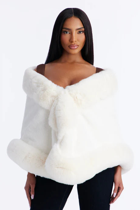 Cape en fausse fourrure prête pour Gala - Blanc