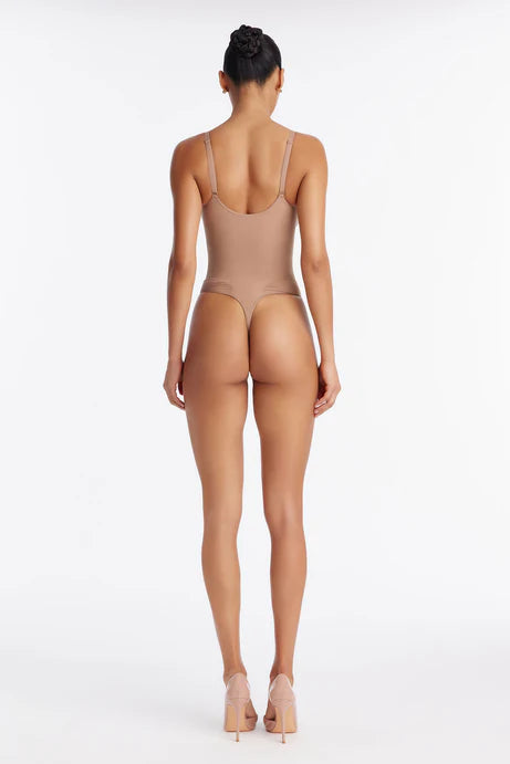 Body à string de compression solide sans couture Nova Sculpt - Nude