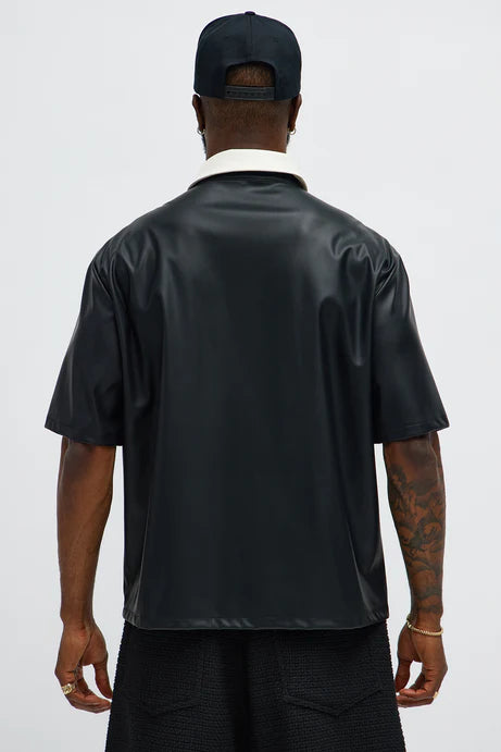 Chemise boutonnée en faux cuir à col coloré court - Noir
